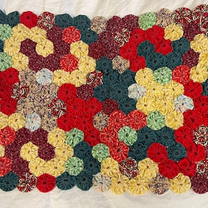 RARE FIND Handmade Vintage Yo Yo Quilt Table Centermat Tablemat Reversible Cottagecore Country Home Shabby Chic Prairie Christmas