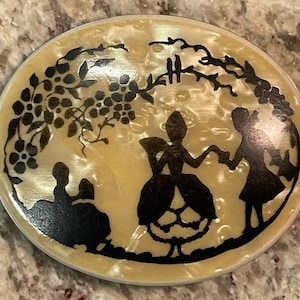 Early 1900s Mother of Pearl Brooch Pin Silhouette Shades French Nobility Figures Victorian Edwardian Cottagecore Bridgerton