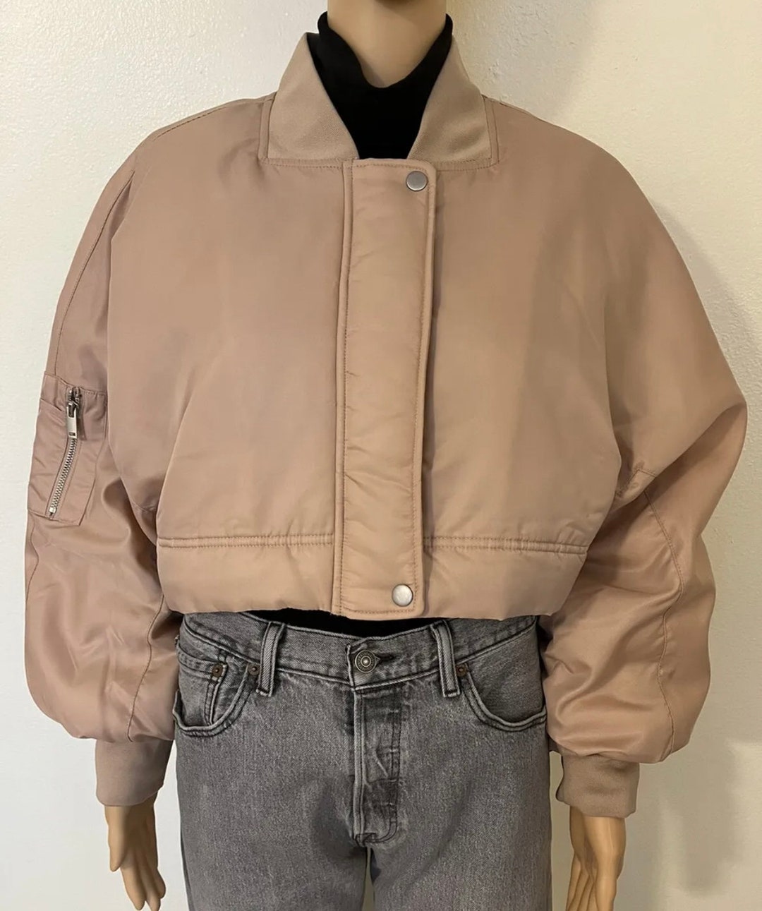 Forever 21 Chaqueta corta de nailon color Talla M