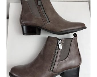Unisa Pancey Chestnut Leder Runde Zehe Zip Up Ankle Bootie Größe 7,5 M Boho