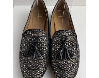 J. Crew - Mocasines con borlas, estampado geométrico jacquard metálico dorado y negro. Talla 6.5