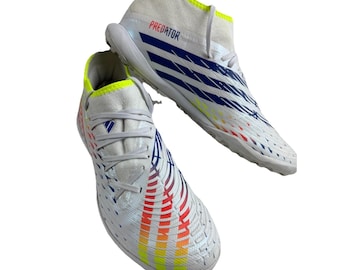 Botas de fútbol sala Adidas Predator Edge .3 TF Al Rihla para hombre, color blanco. Talla 10.
