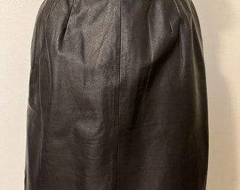 Avanti-80’s/90’s Vintage, Black, High Waist, Genuine Leather, Above The Knee, Skirt. Size-10