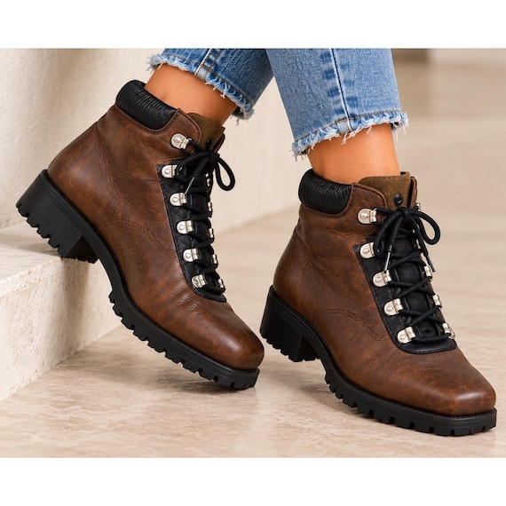 Larks Womens 70s Vintage Lace Up Lug Sole Ankle Boots 6.5M Brown Leather Spain