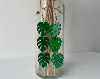 Cute Monstera 3 Leaf Drop Earrings | Resin Dangle Earrings | Perfect Gift for Plant Lovers | Plant Mum Earrings