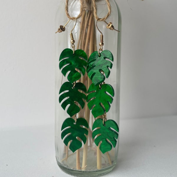 Cute Monstera 3 Leaf Drop Earrings | Resin Dangle Earrings | Perfect Gift for Plant Lovers | Plant Mum Earrings