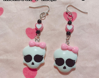 Pendientes de calavera de Barbie de Monster High School