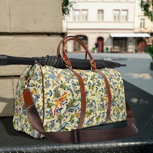Traditionelle italienische Florentiner Design Reisetasche, klassisches toskanisches Blumenmuster, wasserdichte vegane Leder-Wochenendtasche, stilvolles Geschenk für Sie