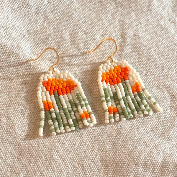 the MINI POPPIES // handwoven seed bead fringe earrings