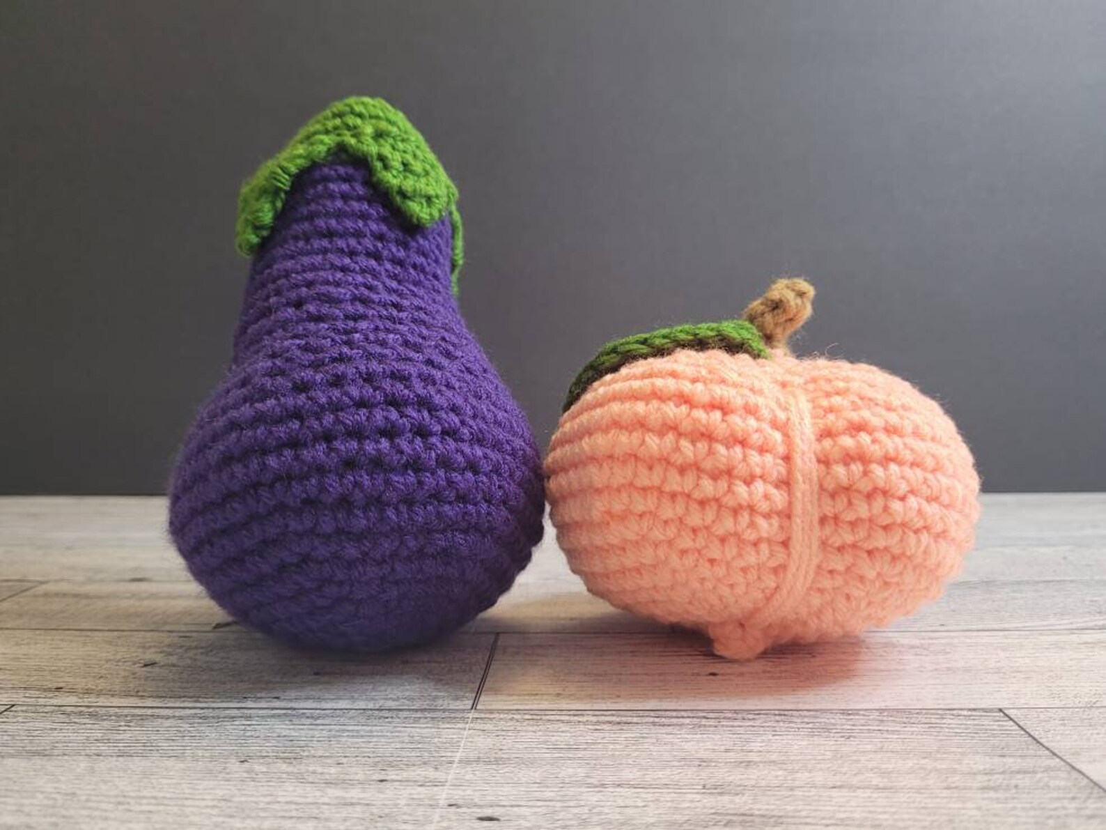 Les emojis. Aubergine au crochet et pêche emoji. Etsy Canada
