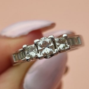 0,95 ct TW Diamant 18 Karat Weißgold Trilogie Ring