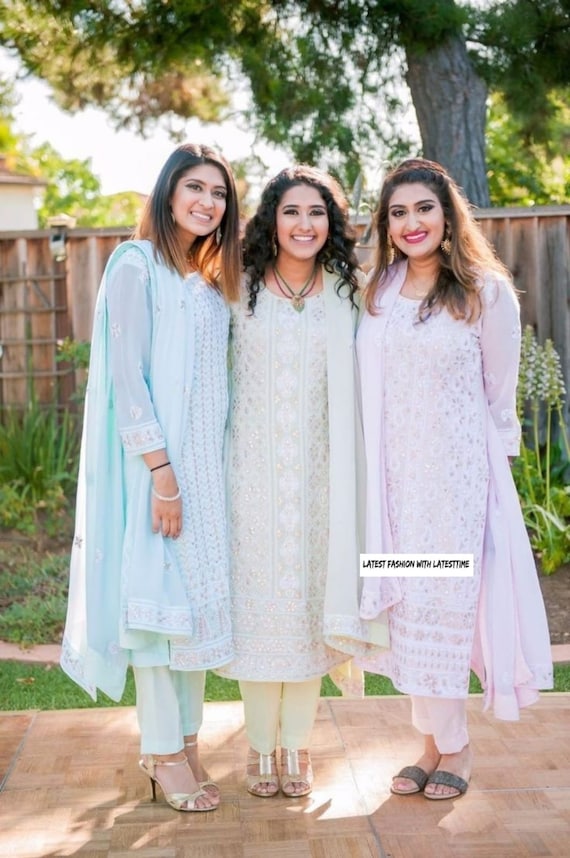 Buy Bridesmaid Anarkali - Off White Lucknowi Chikankari Anarkali Suit –  Empress Clothing
