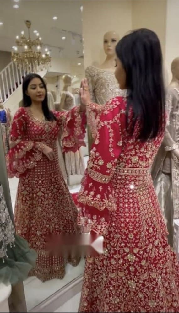 Heavy Dulhan Lehenga Chunni Gown Bridal Dress #BN1065 | Asian bridal  dresses, Beautiful pakistani dresses, Bridal lehenga online