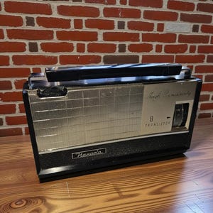 Radio à 8 transistors « Nanola » des années 1960 fabriquée au Japon, trouvaille rare