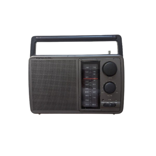 Vintage 1990's Realistic brand portable Radio, made by Radio Shack / Vintage Radio