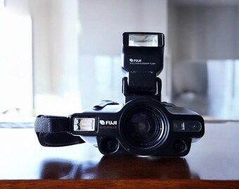 1991 Fuji Zoom Cardia 3000 35mm Film Camera *Tested with batteries only*