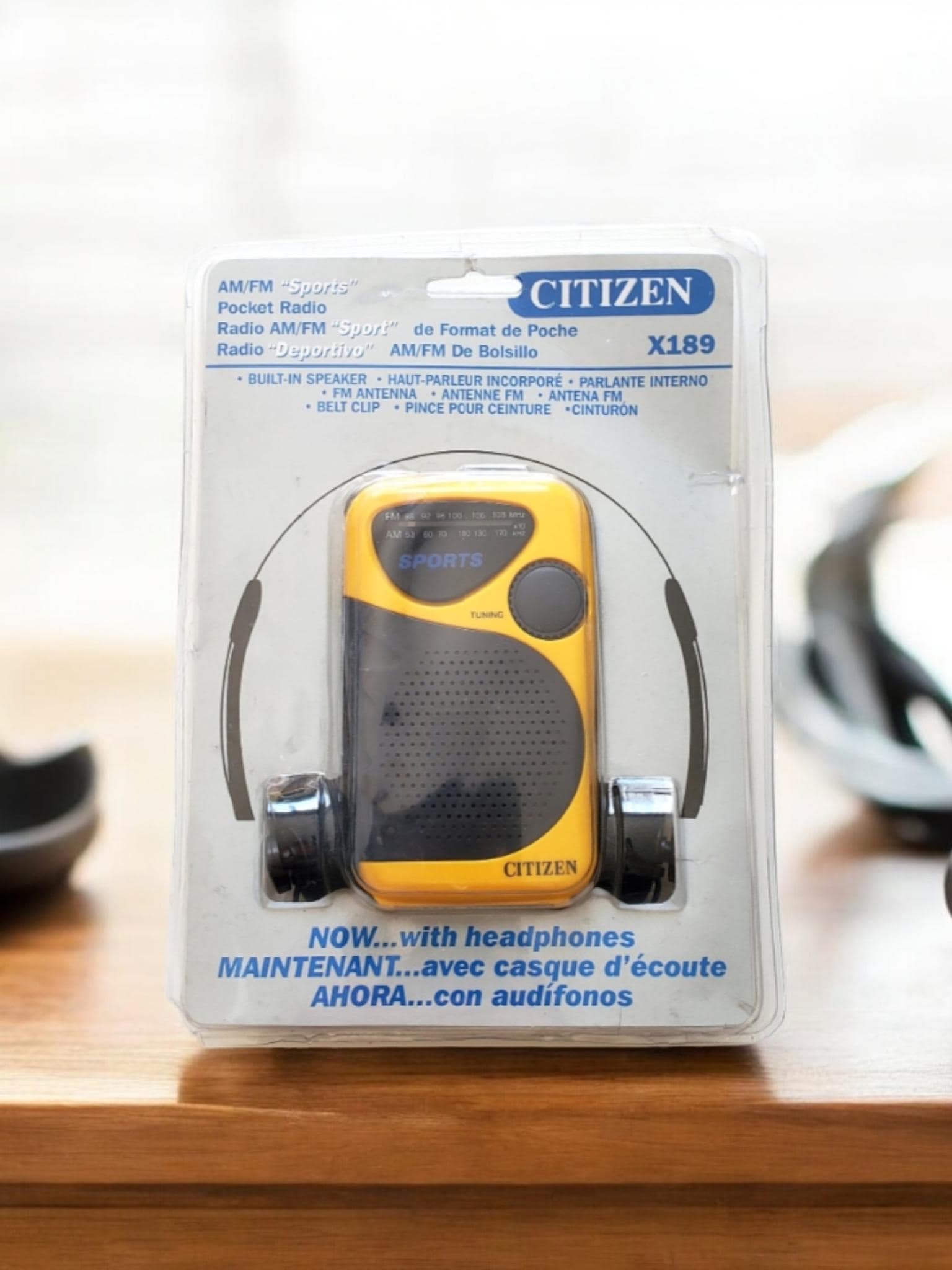 Vintage Sealed Citizen X189 Portable AM/FM Radio With Headphones