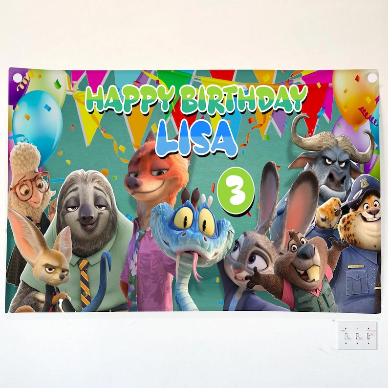 K&ouml;nnte beinhalten: Ein rechteckiges Geburtstagsbanner mit dem Text HAPPY BIRTHDAY LISA und der Zahl 3. Das Design zeigt bunte Luftballons, Wimpelketten und verschiedene animierte Tierfiguren aus Zoomania vor einem t&uuml;rkisfarbenen Hintergrund.