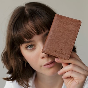 Organizador de bolsillo compacto de cuero Amy / Cartera de cuero de alta calidad con múltiples ranuras para tarjetas / Estuche elegante y duradero para artículos esenciales de uso diario