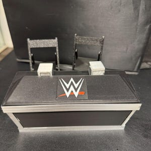 Wrestling Figuren Kommentatoren Tisch Set für WWE Figuren Raw, Smack Down