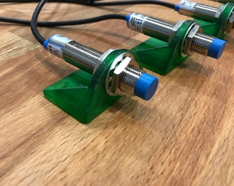 3D File - Mounting bracket for popular limit switch L12A3-4-Z - Inductive limit switch for CNC milling and 3D printer limit switch