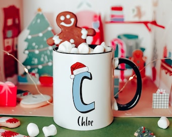 Taza de Navidad personalizada, Taza de café de Navidad, Taza de vacaciones personalizada, Taza inicial con nombre, Regalo secreto de Papá Noel, Taza personalizada, Navidad 2022