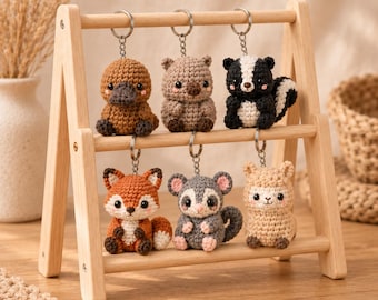 Porte-clés amigurumi au crochet original, breloque de sac fantaisiste, breloque de sac à dos insolite, breloque de téléphone au crochet, renard, alpaga, ornithorynque, opossum, moufette, quokka