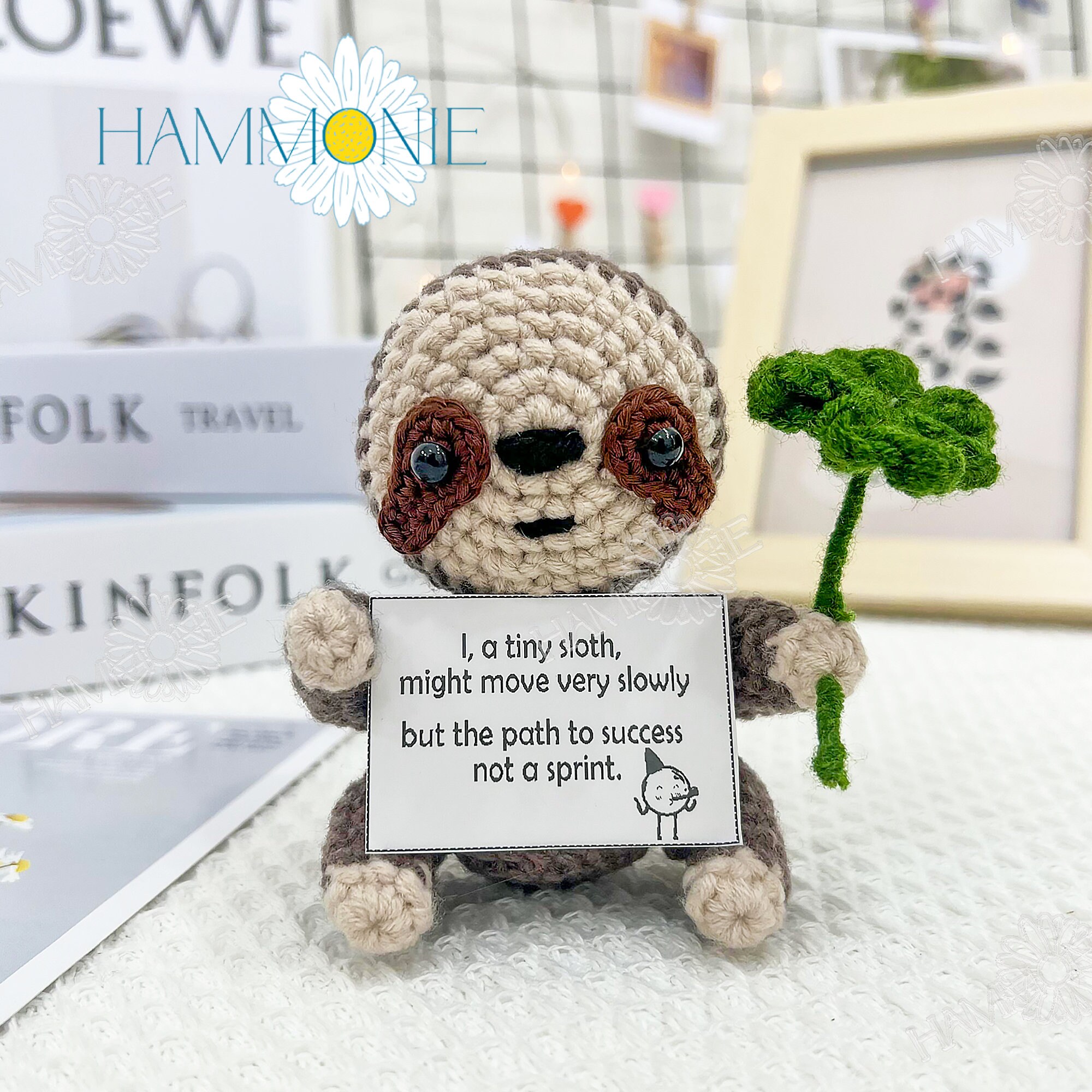 Niedliches Faultier Häkelpuppe - Mit Positivem Spruch, Aus Baumwollgarn, Für Deko & Emotionale Unterstützung