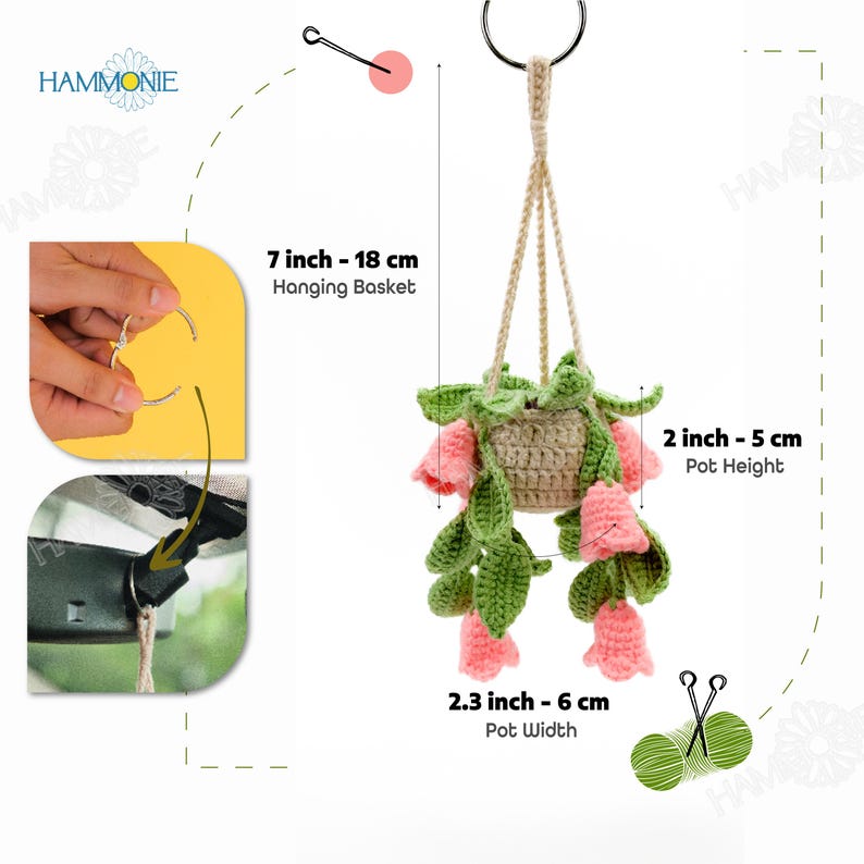 Op de afbeelding: Een gehaakte hangplant met roze bloemen en groene bladeren. De plant is 18 cm hoog en 6 cm breed. De pot is 5 cm hoog.
