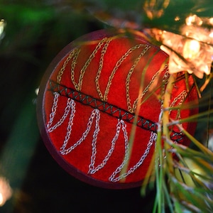 Weihnachtskugel-Stickmuster