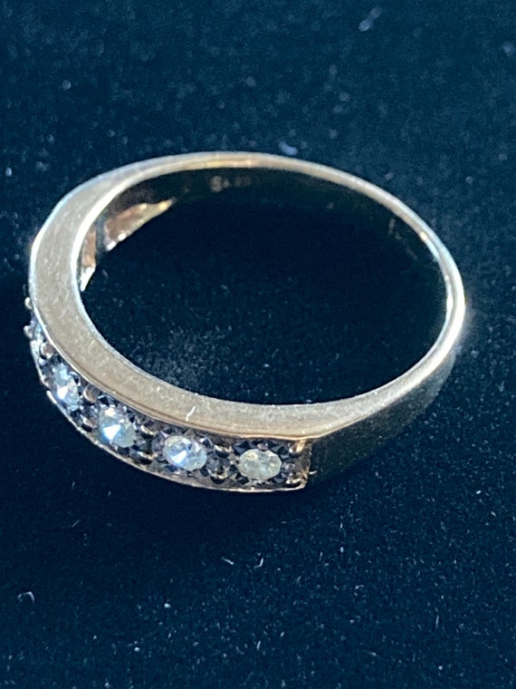Stunning  9 ct Gold and  .25 diamond eternity ring