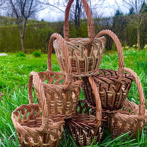 Small Wicker Willow Basket for your children, for Easter, 100% HANDMADE