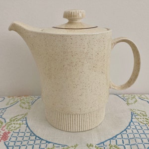 Poole "Parkstone" kompakt te-/kaffekanna. England, 1960-talet.