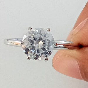 Anillo de compromiso de moissanita de corte redondo de 1,60 quilates: solitario, promesa de boda