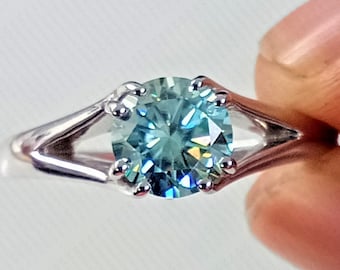 Cyan Blue Moissanite Ring: 1CTW Round Cut, 14k White Gold Plated
