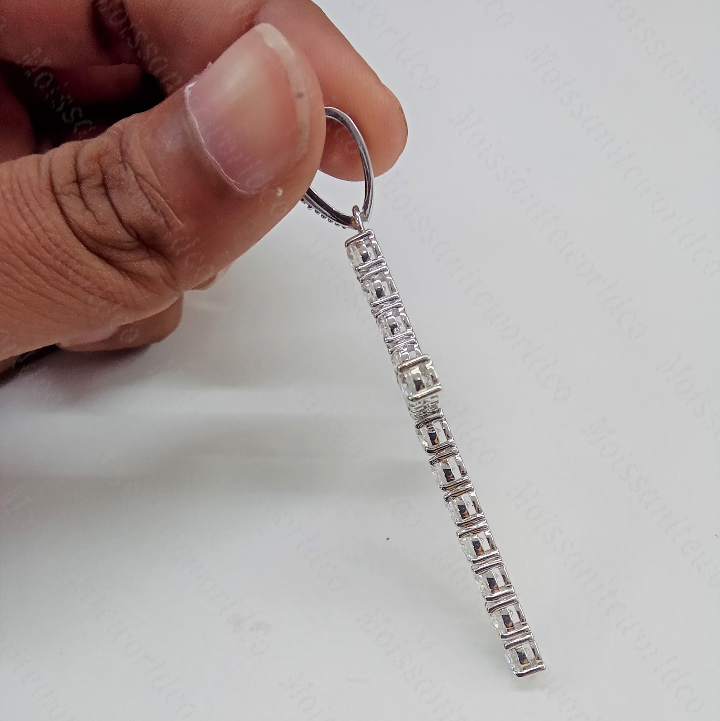 Ciondolo Uomo Uspassion A Croce In Moissanite 2,20 Ct &ndash; Argento 925 Placcato Oro Bianco 14K