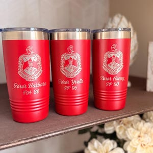 Vaso Delta Sigma Theta de 20 oz, estándar o personalizado, escudo grabado, color a elegir, regalo para hermandad imagen 2