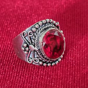 Vintage Garnet Ring - Size 7 - stamped 925