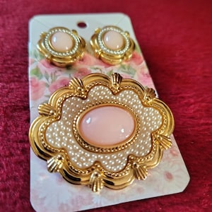 Vintage Brooch & Earrings set/ pink stone gold tone/ Art Deco Victorian style