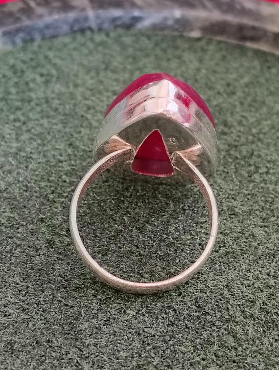 Vintage Simulated Ruby Ring - size 8.5- stamped 9… - image 4