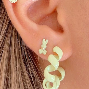 Orecchini a forma di coniglietto minuscolo per ragazze e donne, orecchini a forma di coniglio piccolo in argento sterling placcato oro, gioielli kawaii con animali, divertente regalo di Pasqua
