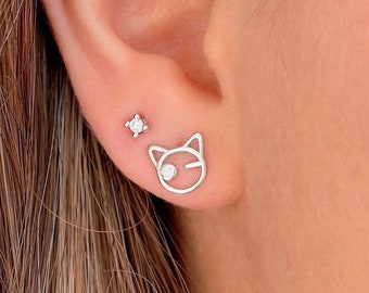 Cz Winking Cat stud earring, Sterling Silver kitty earring, animal post earring, cat mom earring, gift for cat lovers, cat jewelry
