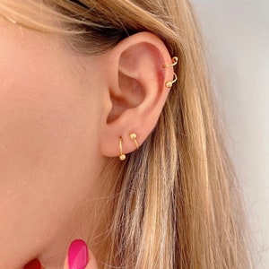 Boucle d'oreille de cartilage en argent sterling piercing spirale, piercing d'oreille spirale plaqué or barre incurvée, boucles d'oreilles minimalistes Huggie unisexe image 1