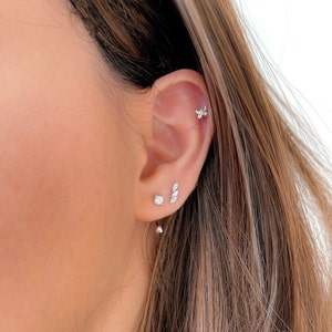 Boucles d'oreilles CZ en argent sterling, boucles d'oreilles incurvées avec haltères à l'avant et à l'arrière, boucle d'oreille double face en plaqué or, boucles d'oreilles huggie minimalistes image 8