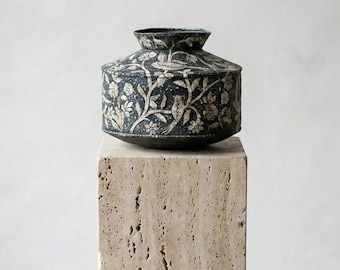 Hand-Painted Wrought Iron Vase - Vintage Floral Home Decor