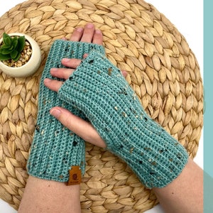 Crochet fingerless gloves pattern, crochet fingerless mittens pattern, crochet hand warmers pattern, crochet mitts pattern