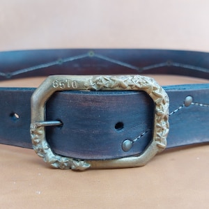 Handmade belt - Brass buckle - 100% Made in Italy - Various colors - Handmade stitching - Antique bronze rivets - Hand colored