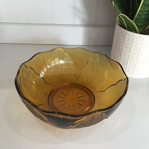 Lovely Vintage Amber Glass Coloured Bowl