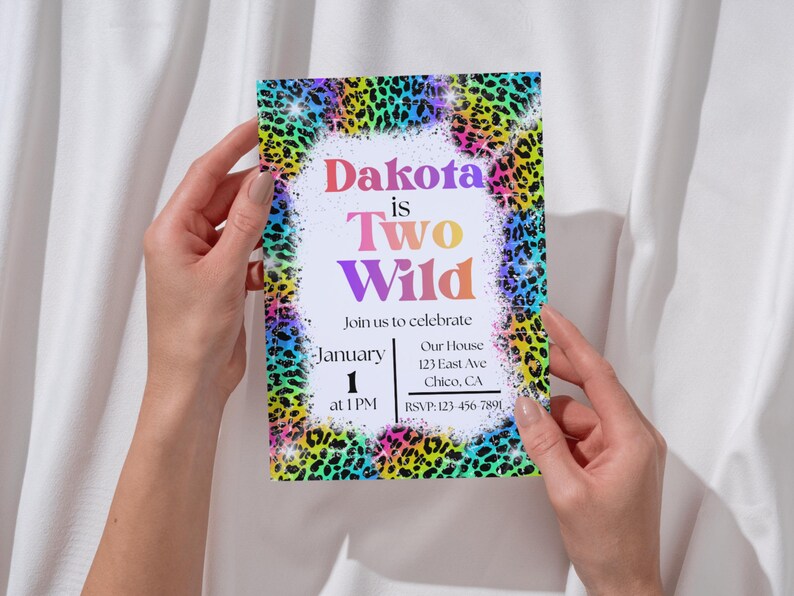 Invitación de cumpleaños "Two Wild", inspirada en Lisa Frank, plantilla editable de 5x7 imagen 3