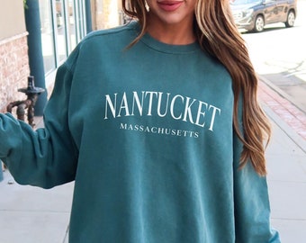 Nantucket Sweatshirt, Trendy Preppy Comfort Colors Sweatshirt, Aesthetic College Crewneck, Oversized Minimal Sweater,Nantucket Massachusetts